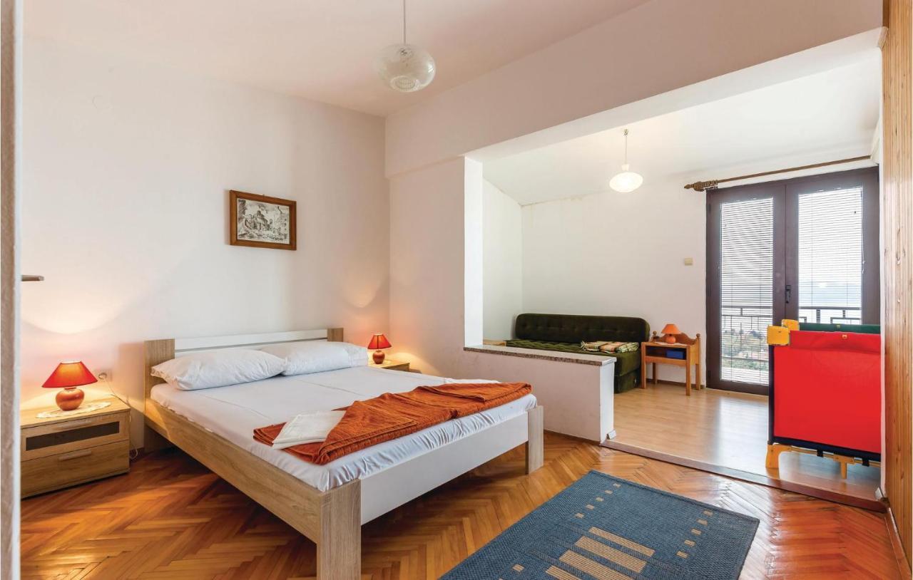 Cozy Apartment In Novi Vinodolski With Kitchen Kültér fotó