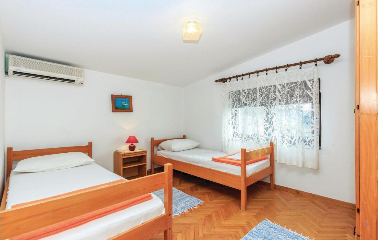Cozy Apartment In Novi Vinodolski With Kitchen Kültér fotó