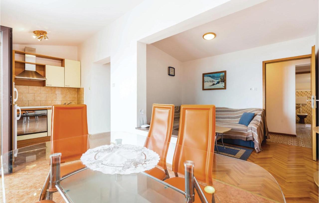 Cozy Apartment In Novi Vinodolski With Kitchen Kültér fotó