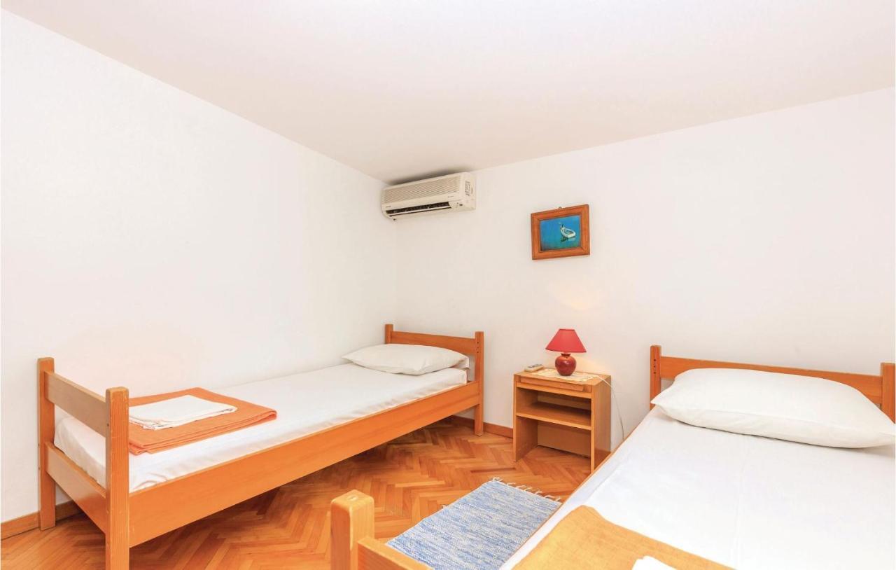 Cozy Apartment In Novi Vinodolski With Kitchen Kültér fotó