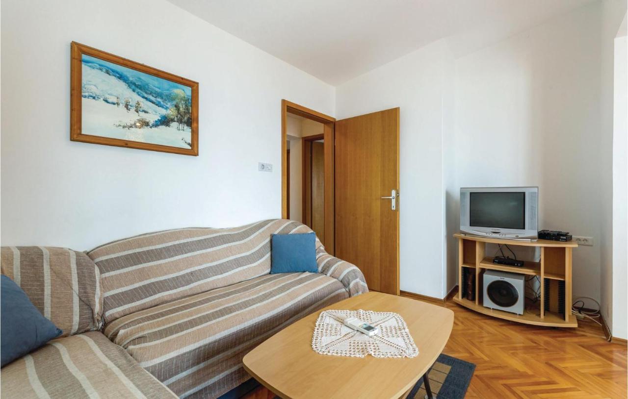 Cozy Apartment In Novi Vinodolski With Kitchen Kültér fotó