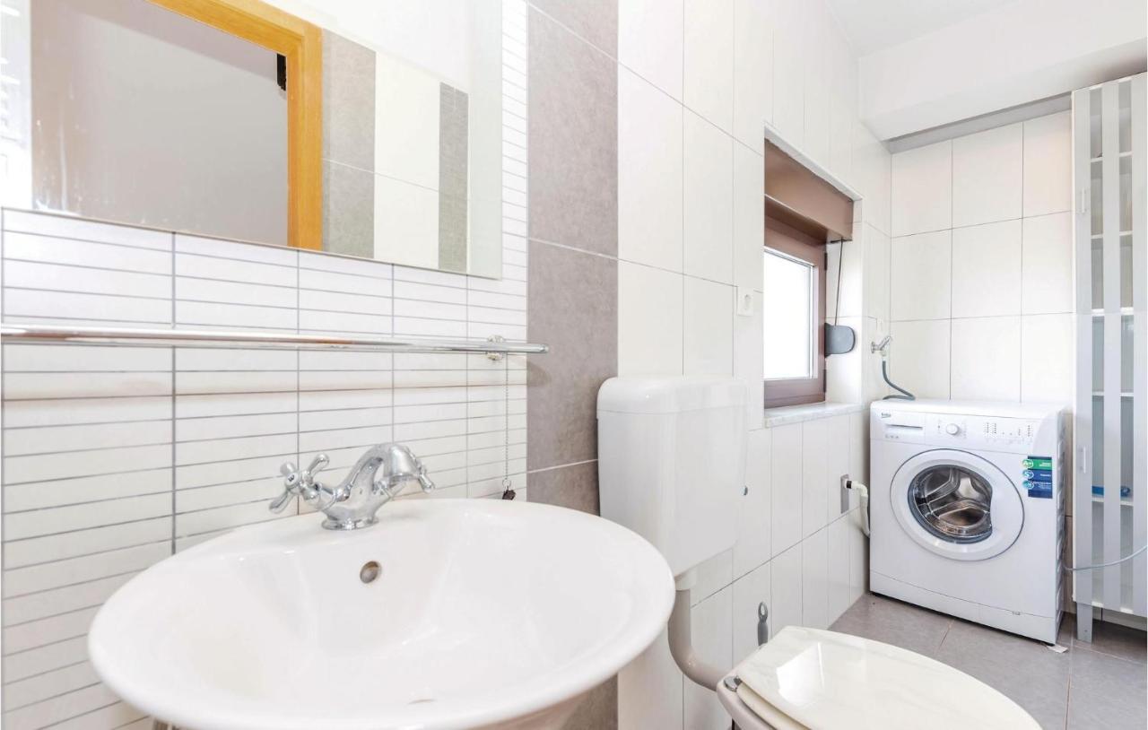Cozy Apartment In Novi Vinodolski With Kitchen Kültér fotó