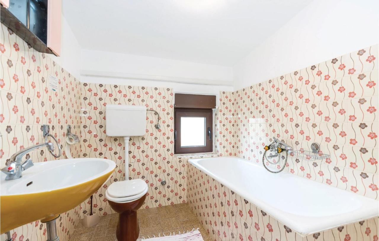 Cozy Apartment In Novi Vinodolski With Kitchen Kültér fotó