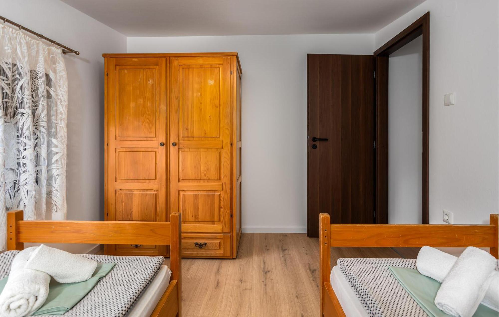 Cozy Apartment In Novi Vinodolski With Kitchen Kültér fotó