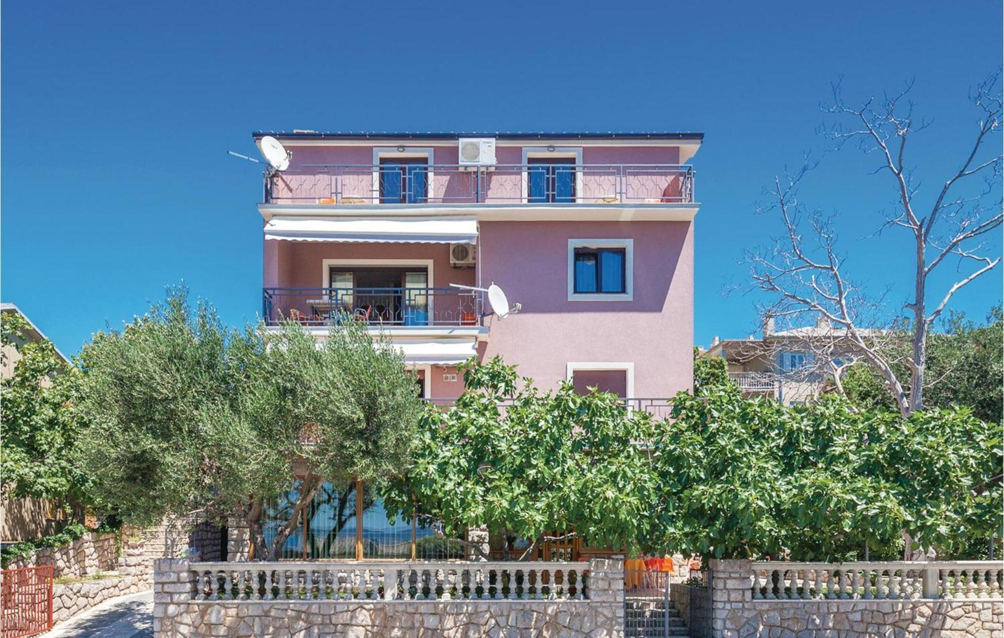 Cozy Apartment In Novi Vinodolski With Kitchen Kültér fotó